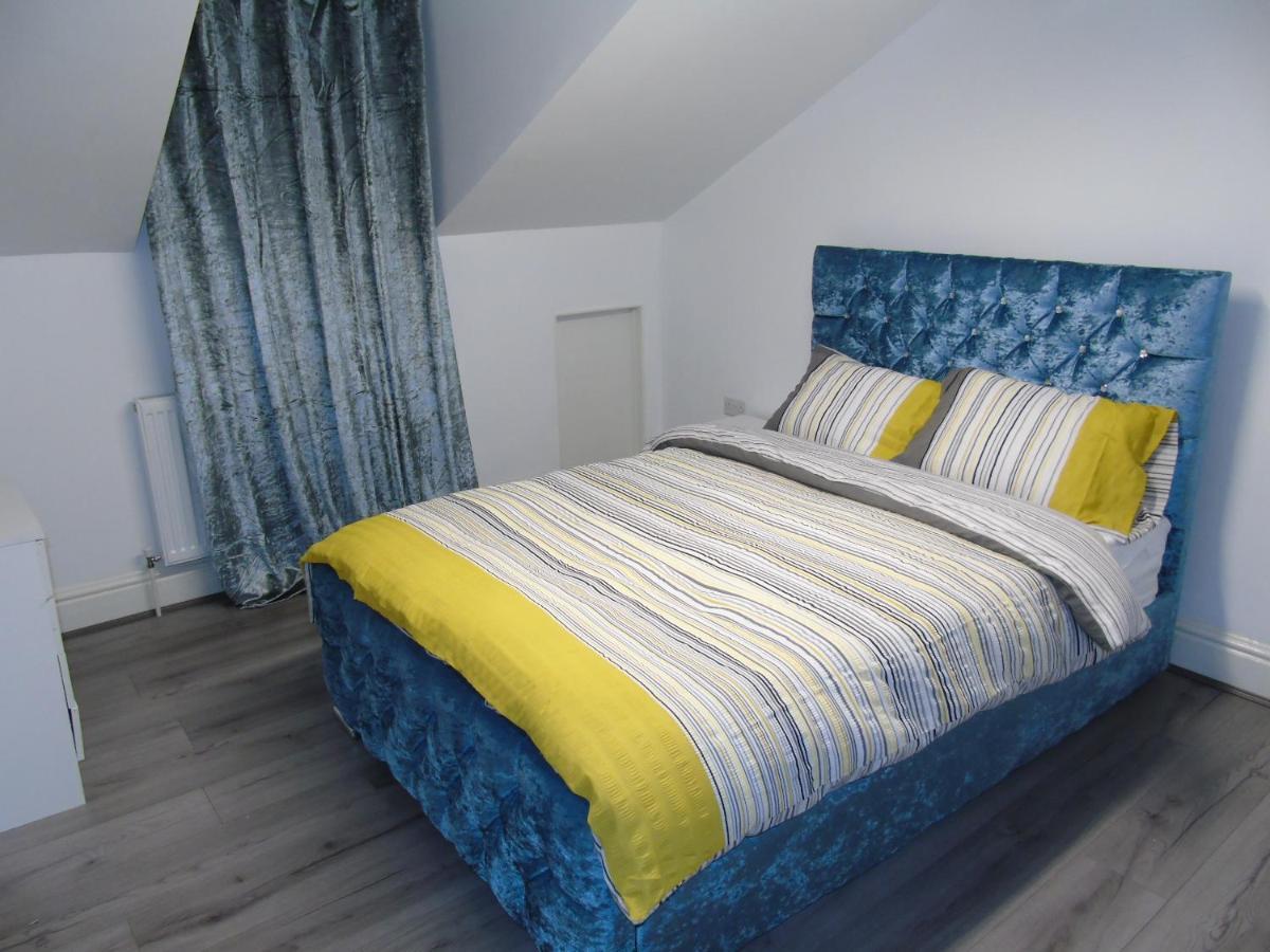 Luxurious Stay Болтон Экстерьер фото