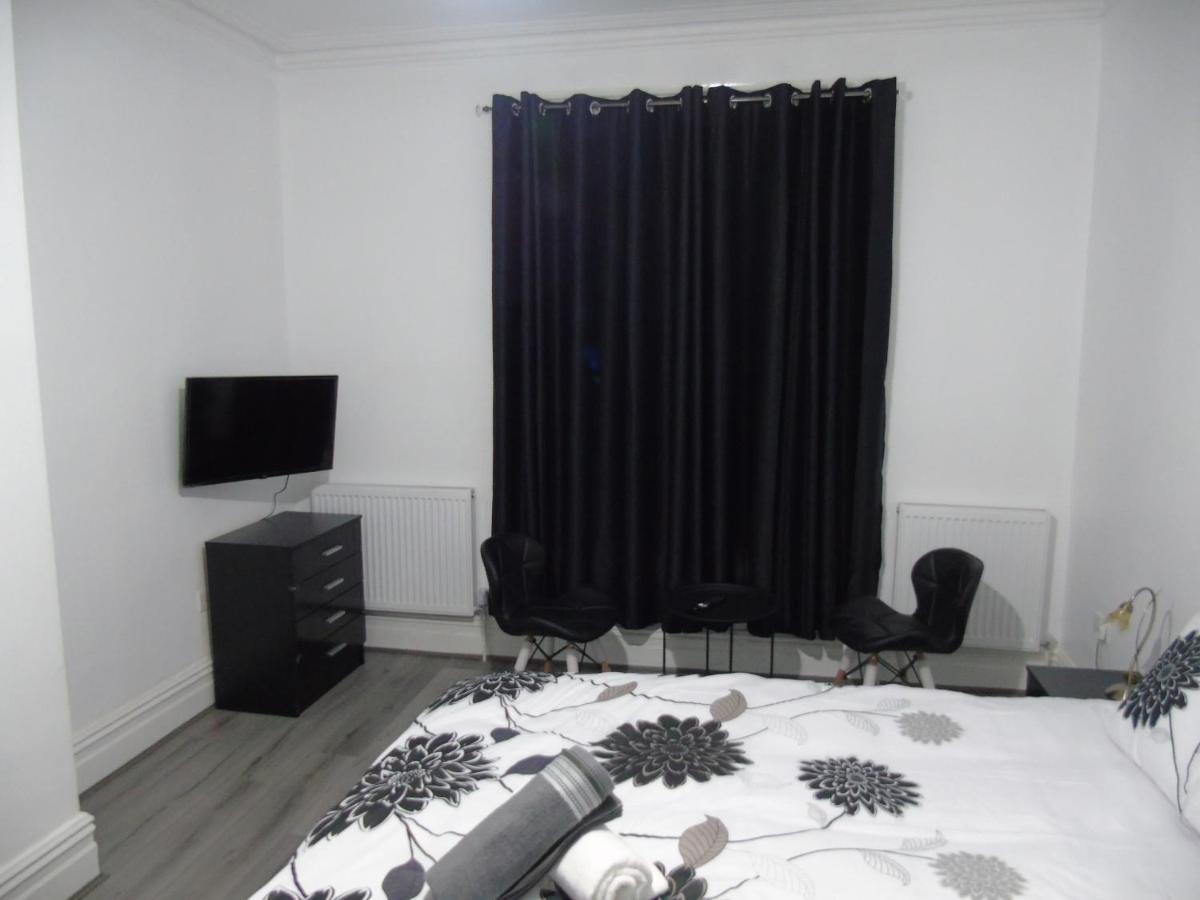 Luxurious Stay Болтон Экстерьер фото