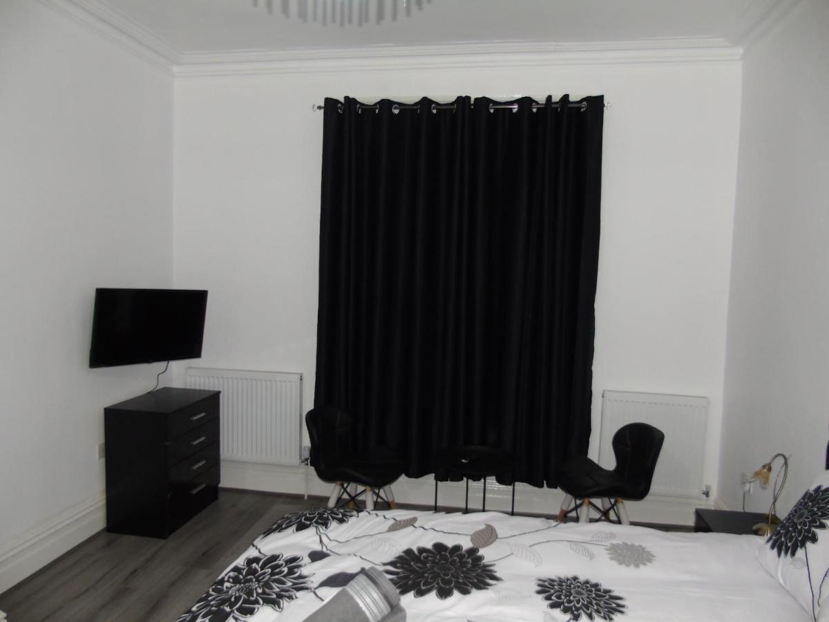 Luxurious Stay Болтон Экстерьер фото
