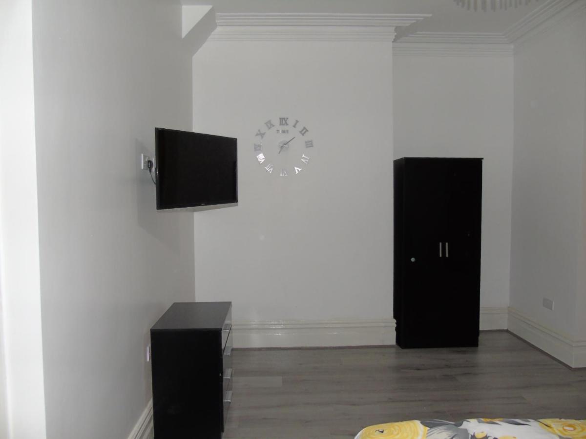 Luxurious Stay Болтон Экстерьер фото