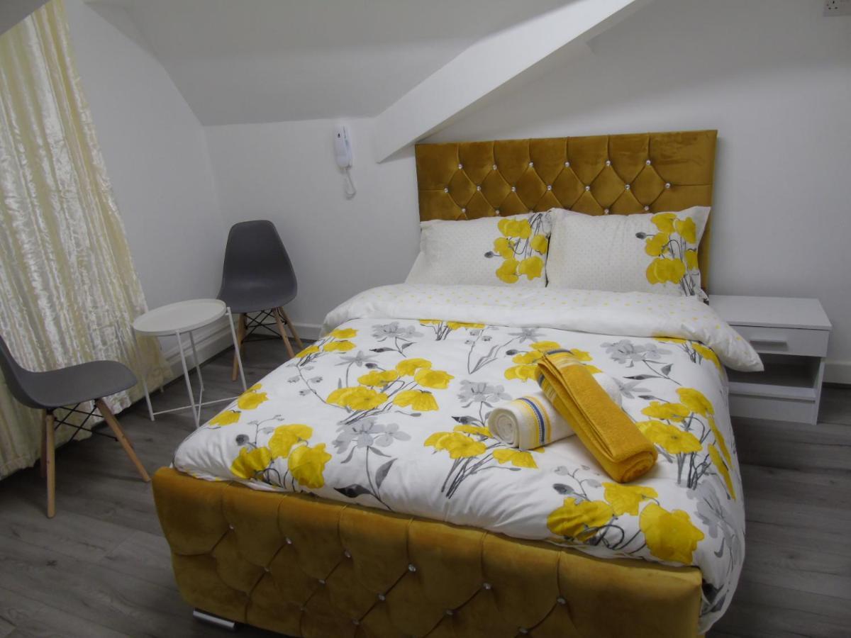 Luxurious Stay Болтон Экстерьер фото